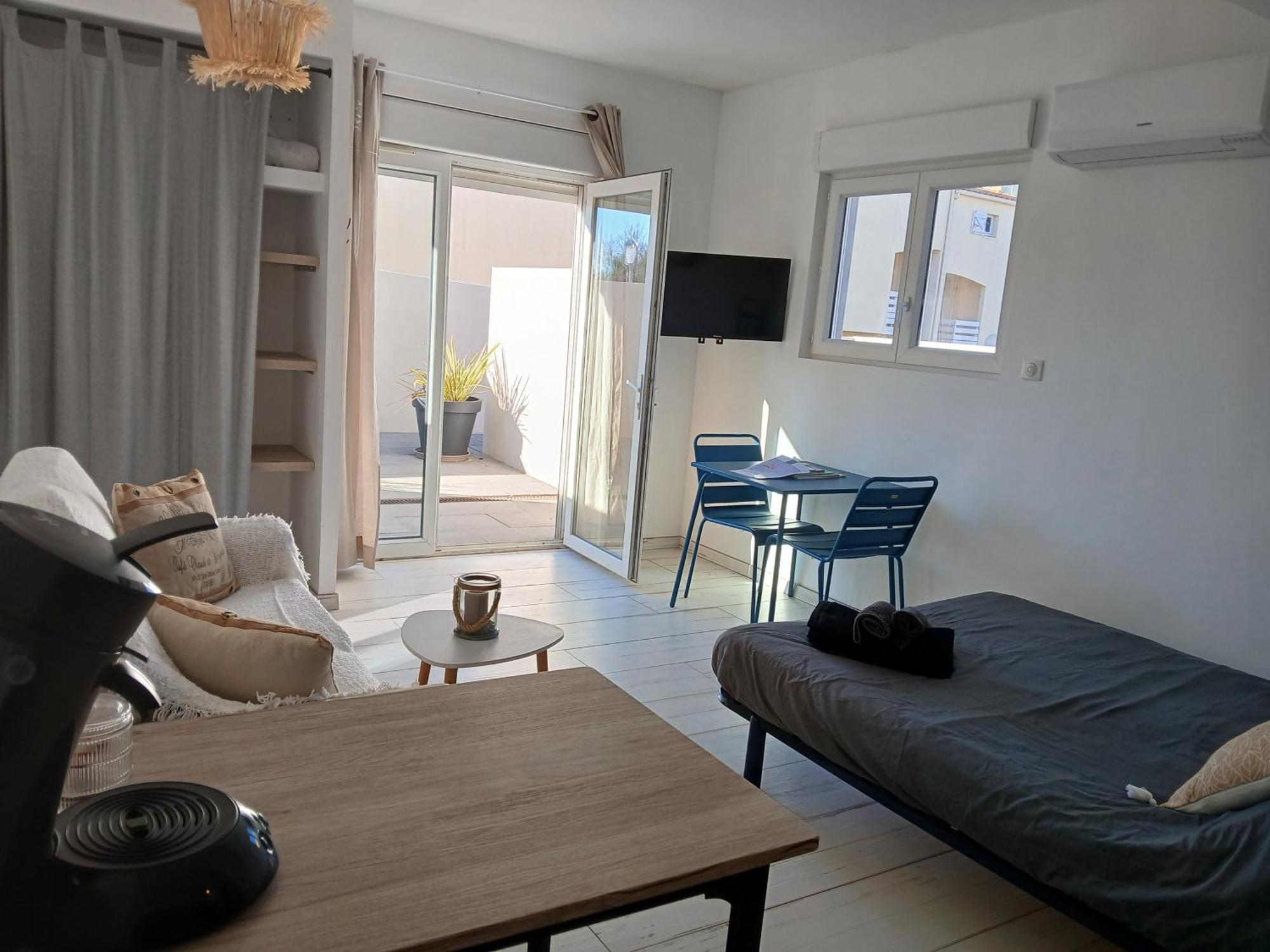 Maison Basalte Agde Extérieur photo